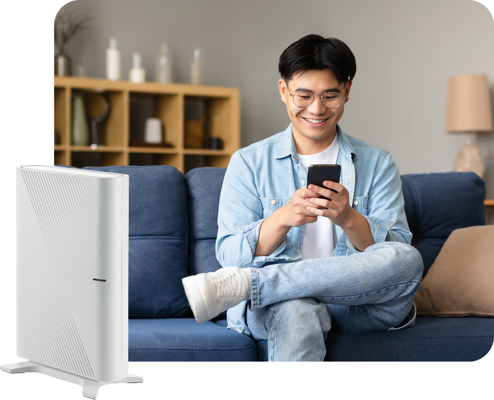 Zentro_Wi-Fi_Router Person waving during video call on laptop at home kitchen workspace with modern internet connectivity